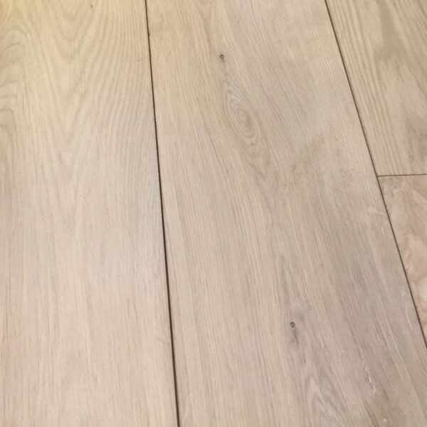 Massief Eiken Gestopt en Geschuurd